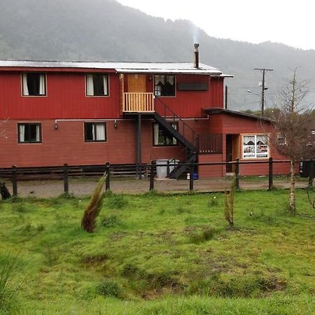 Cabanas Robinson Puerto Puyuguapi Exteriör bild