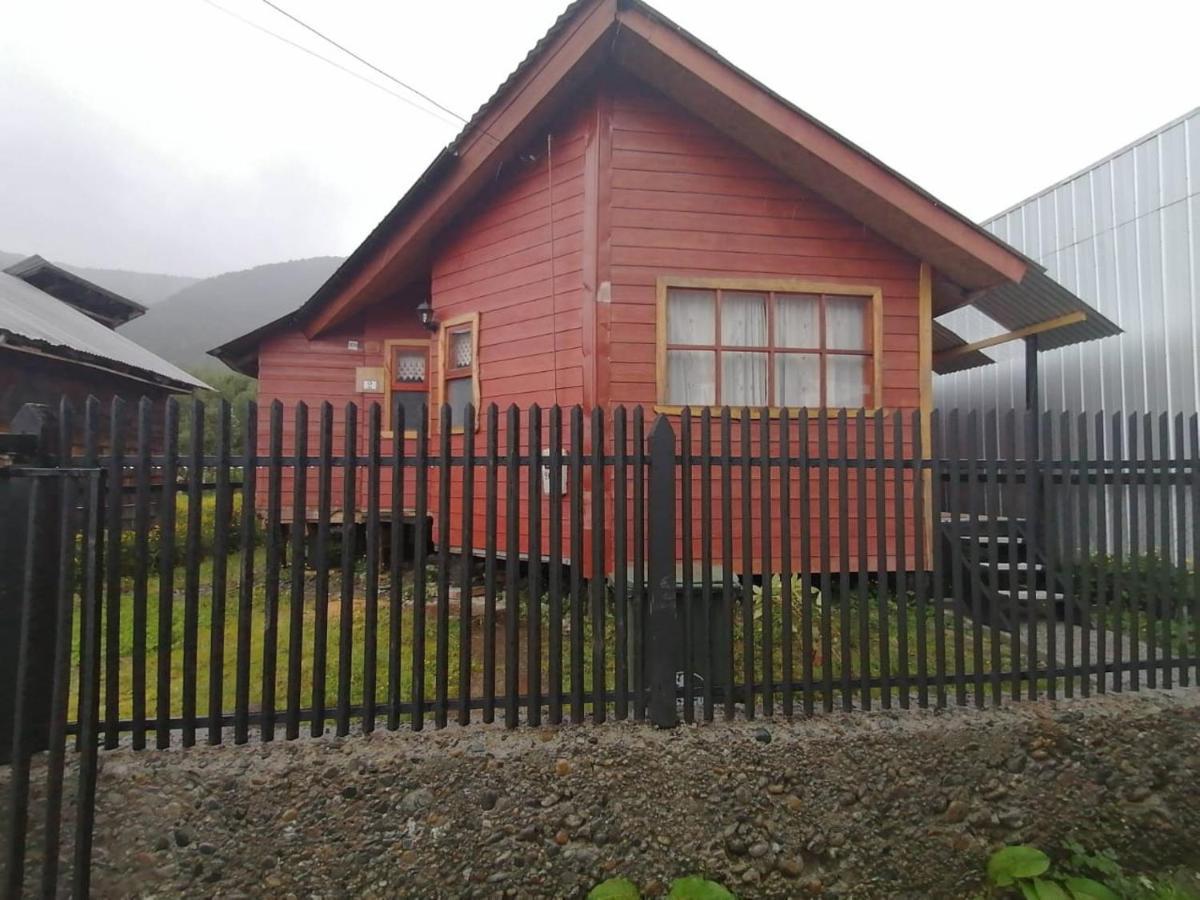 Cabanas Robinson Puerto Puyuguapi Exteriör bild