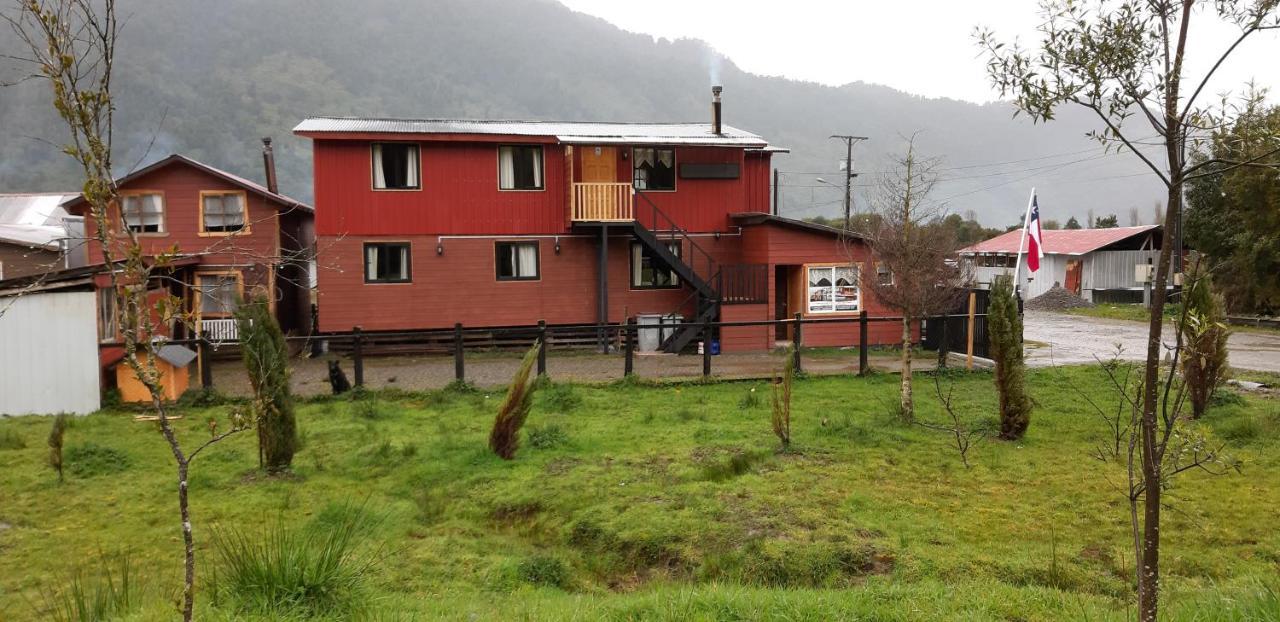 Cabanas Robinson Puerto Puyuguapi Exteriör bild